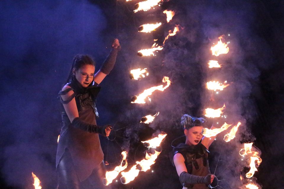 Танцы с огнем на фестивале огня 2018